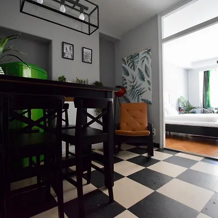 Standard By Hi5 - Regiposta 13 * Budapest