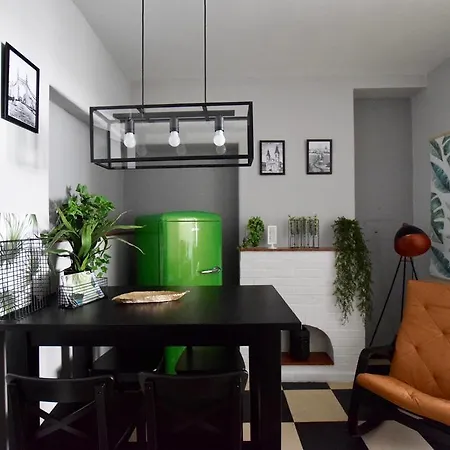 Standard By Hi5 - Regiposta 13 Apartment