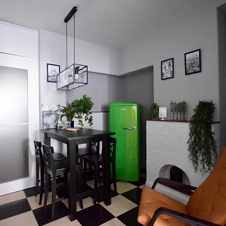Standard By Hi5 - Regiposta 13 Apartment