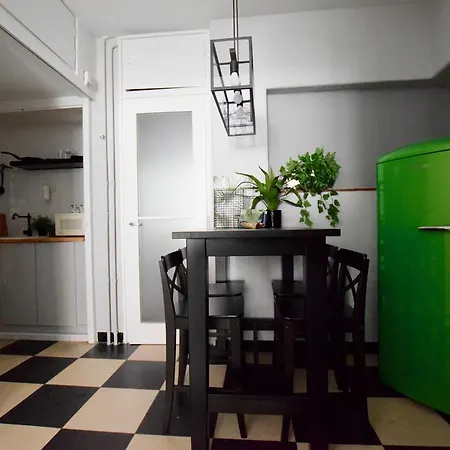 Standard By Hi5 - Regiposta 13 * Budapest